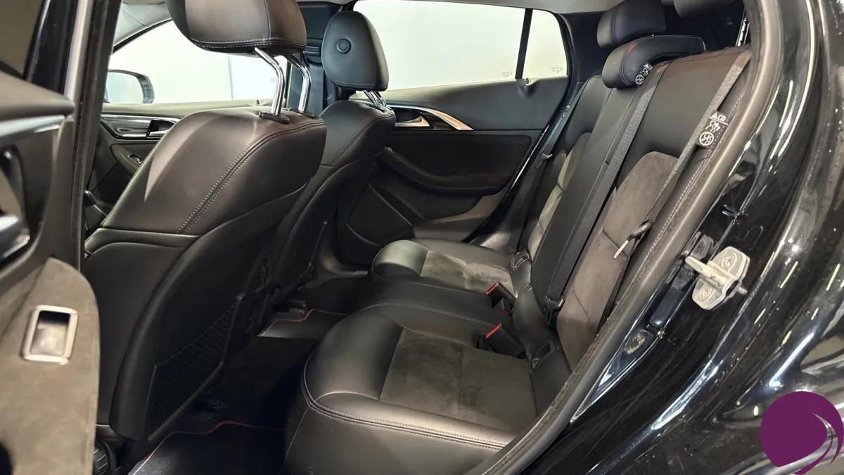 Infiniti Q30