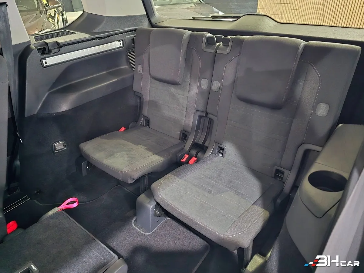 Volkswagen Touran - photo 22