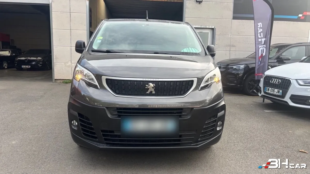 Peugeot Traveller - photo 2