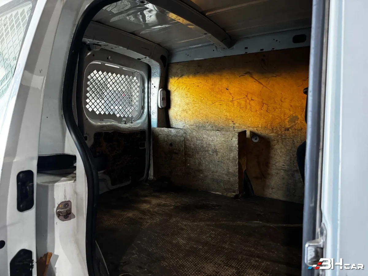 Renault Kangoo Express - photo 10