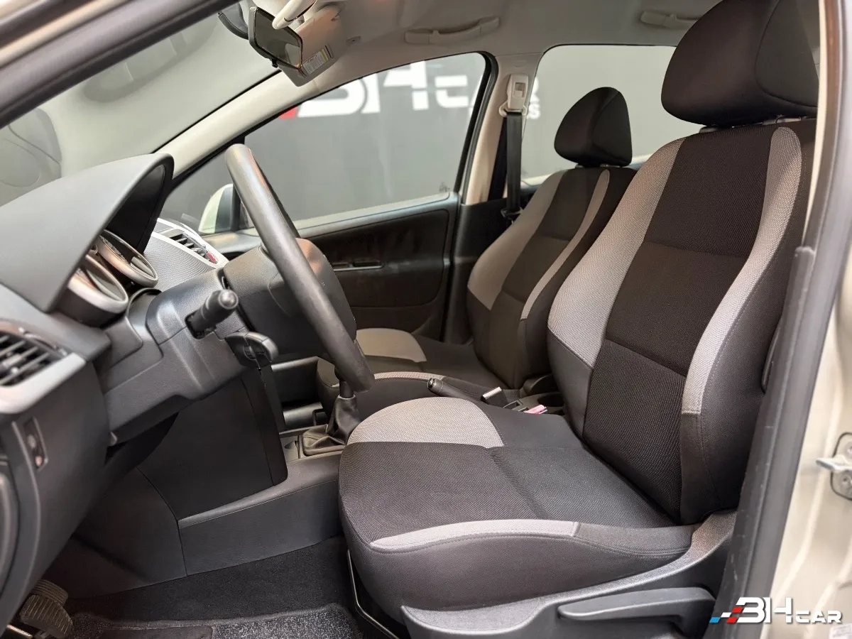 Peugeot 207 - photo 5