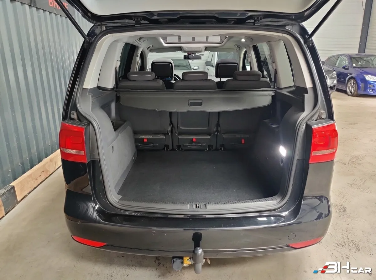 Volkswagen Touran - photo 16