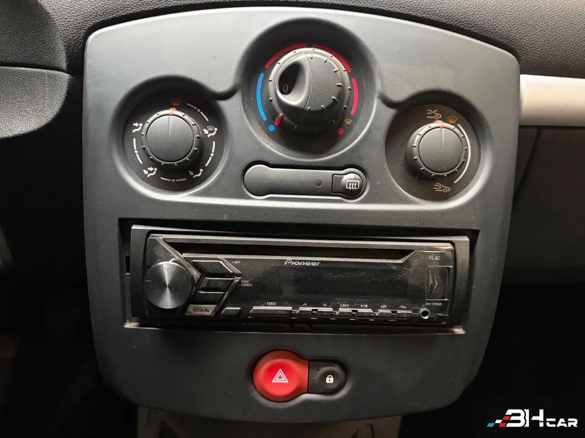 Renault Clio - photo 11