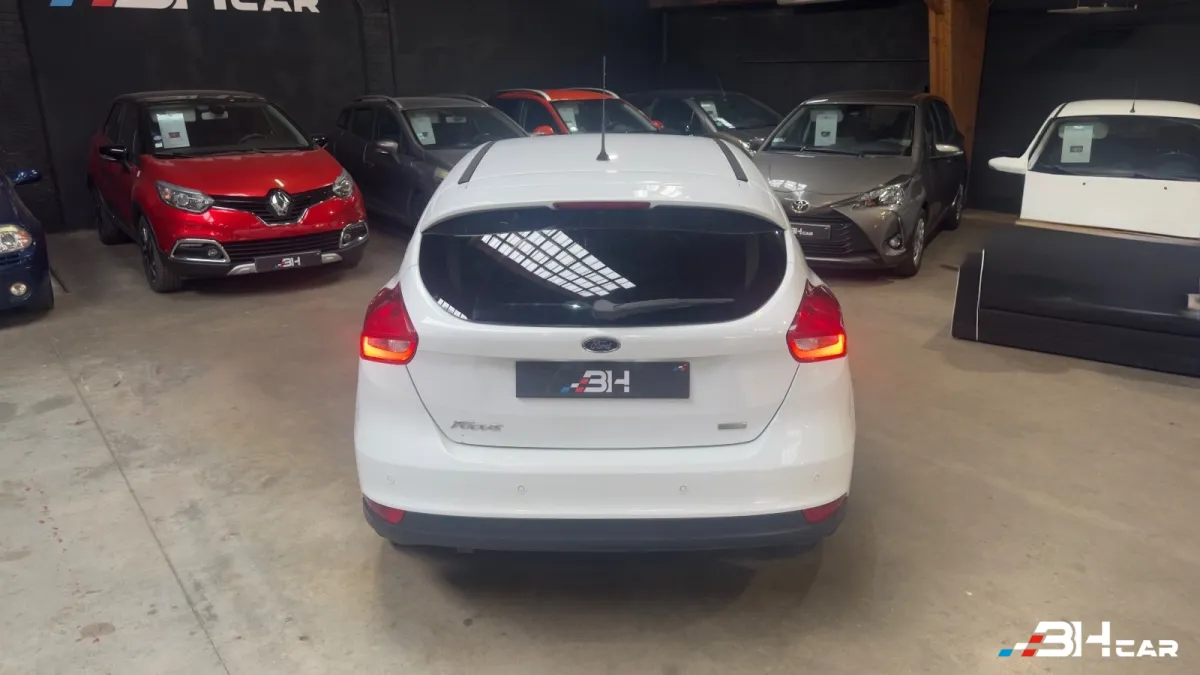 Ford Focus - photo 13