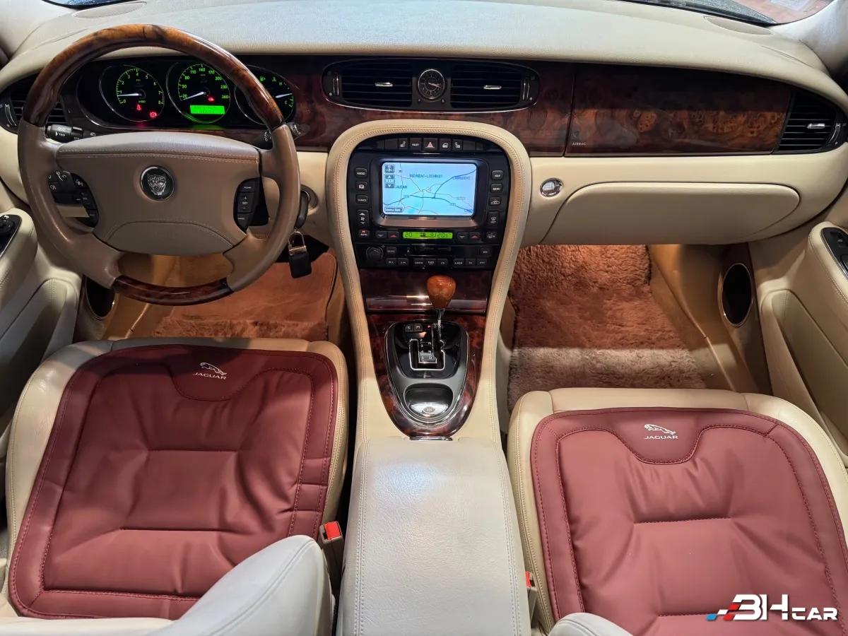 Aperçu indisponible de Jaguar XJ8