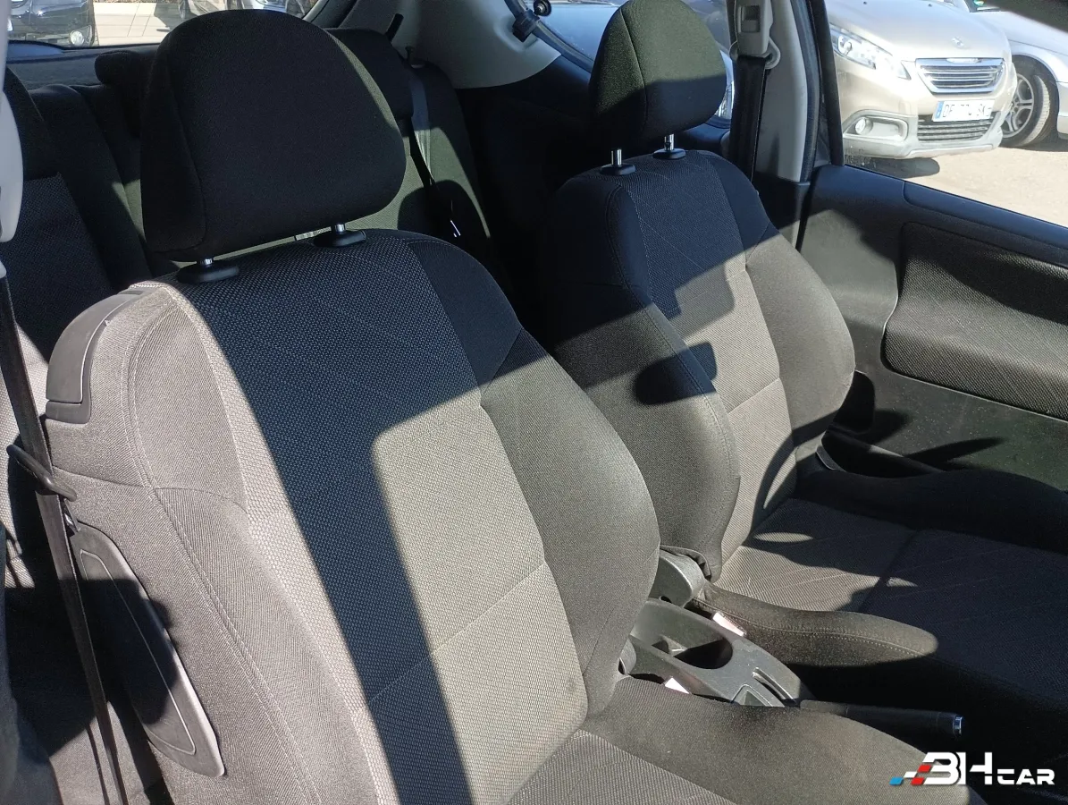 Peugeot 207 - photo 15