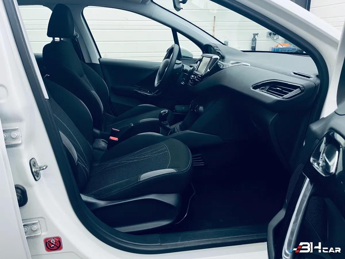 Aperçu indisponible de Peugeot 208