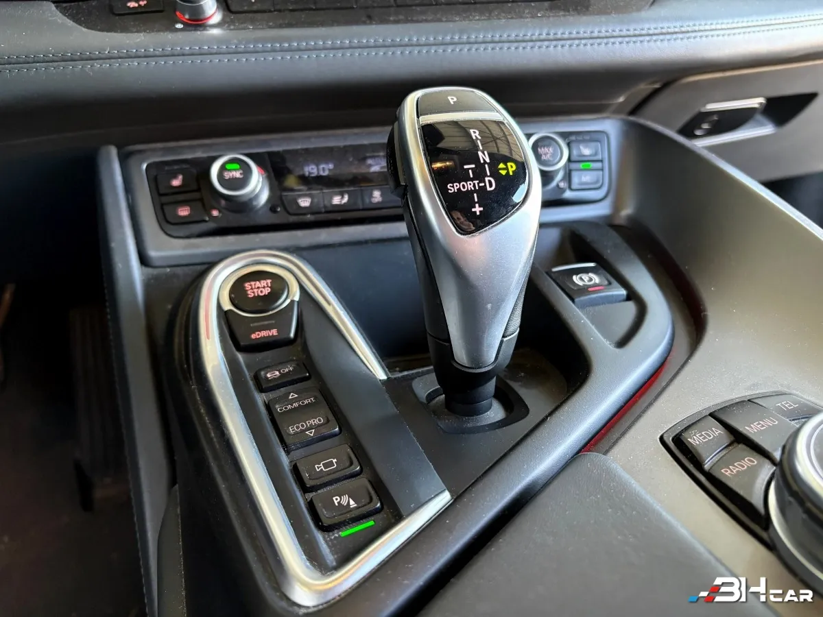 Bmw I8 - photo 14