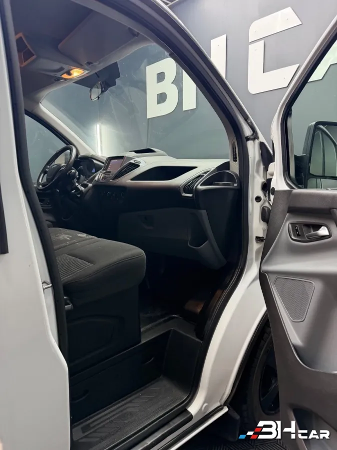 Ford Transit Custom Vu - photo 19