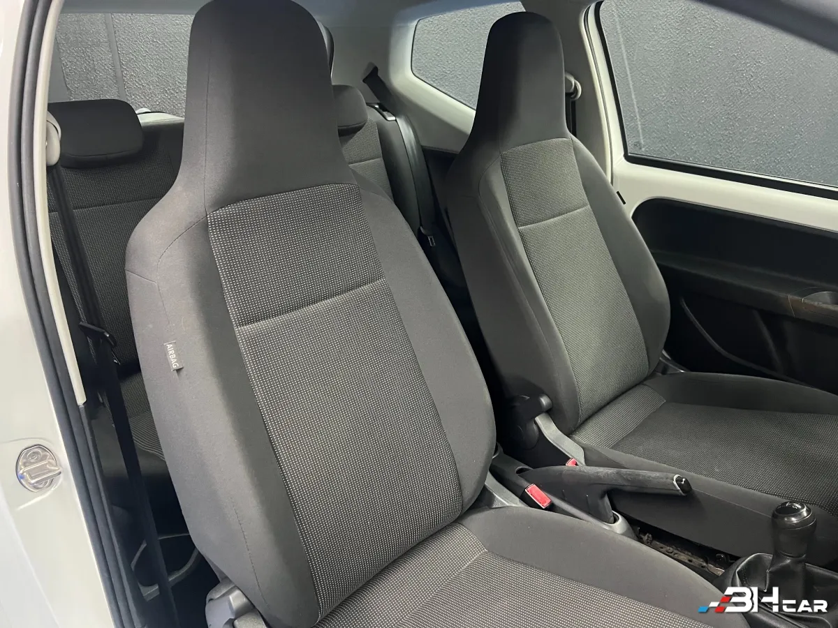 Volkswagen Up - photo 14