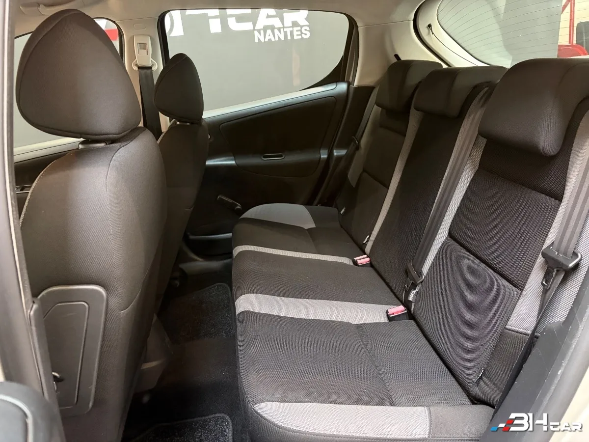 Peugeot 207 - photo 11