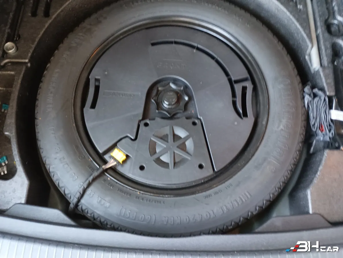 Volkswagen Tiguan - photo 34