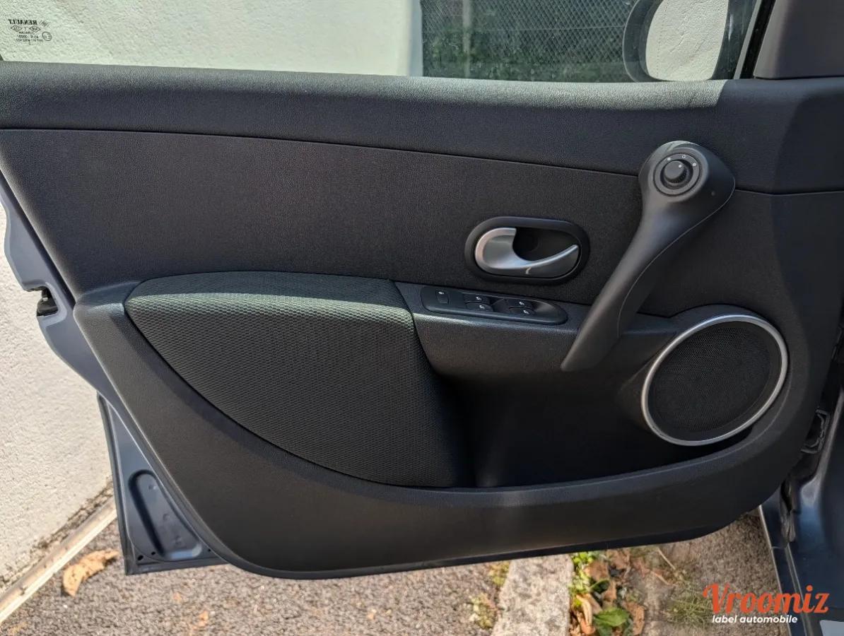 Renault Clio 1.6 110 DYNAMIQUE BVA