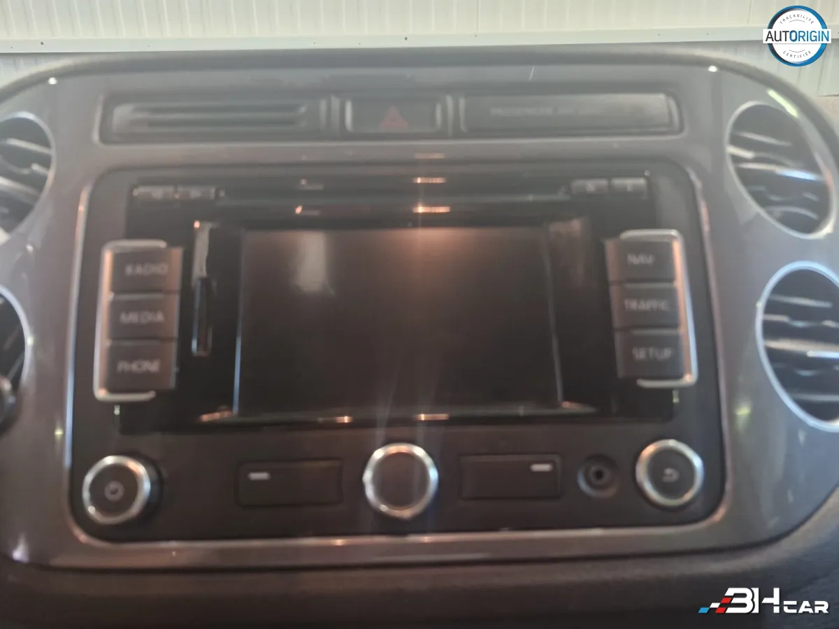 Volkswagen Tiguan - photo 16