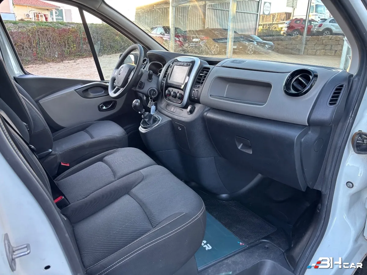 Renault Trafic Vu - photo 18