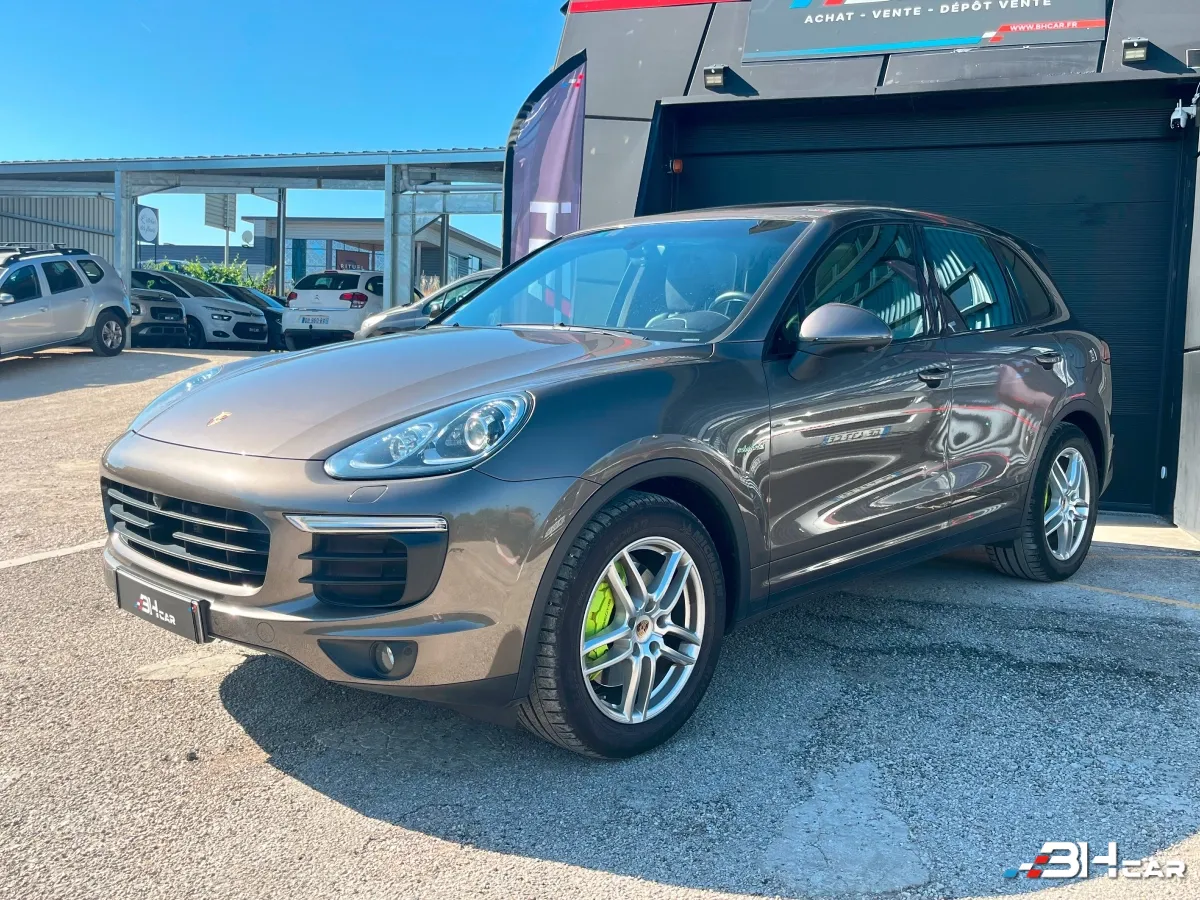 Porsche Cayenne - photo 2