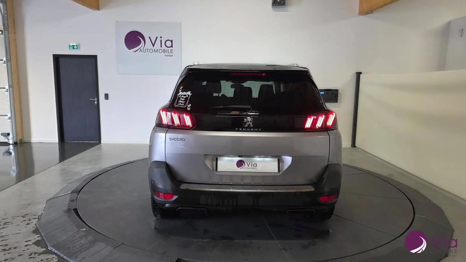 Peugeot 5008