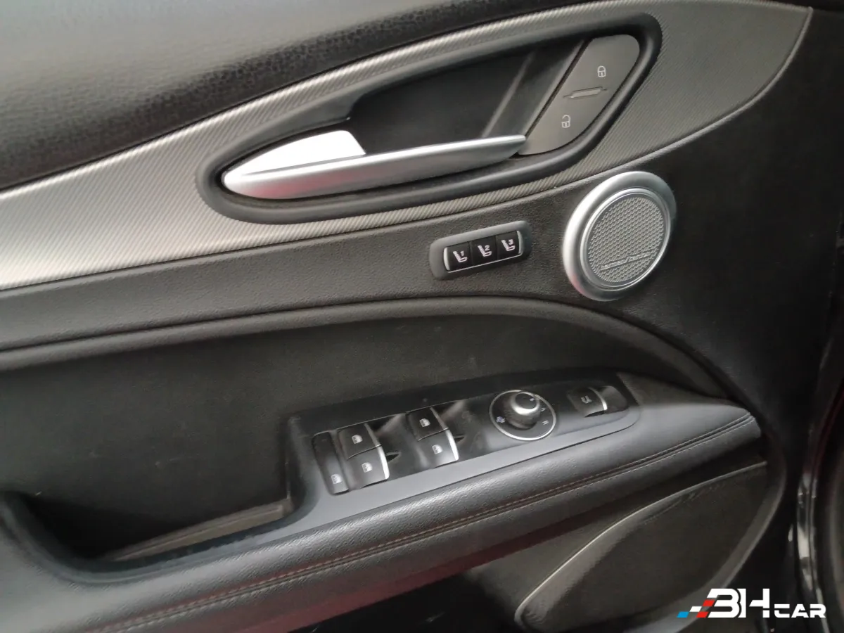 Alfa Romeo Stelvio - photo 21