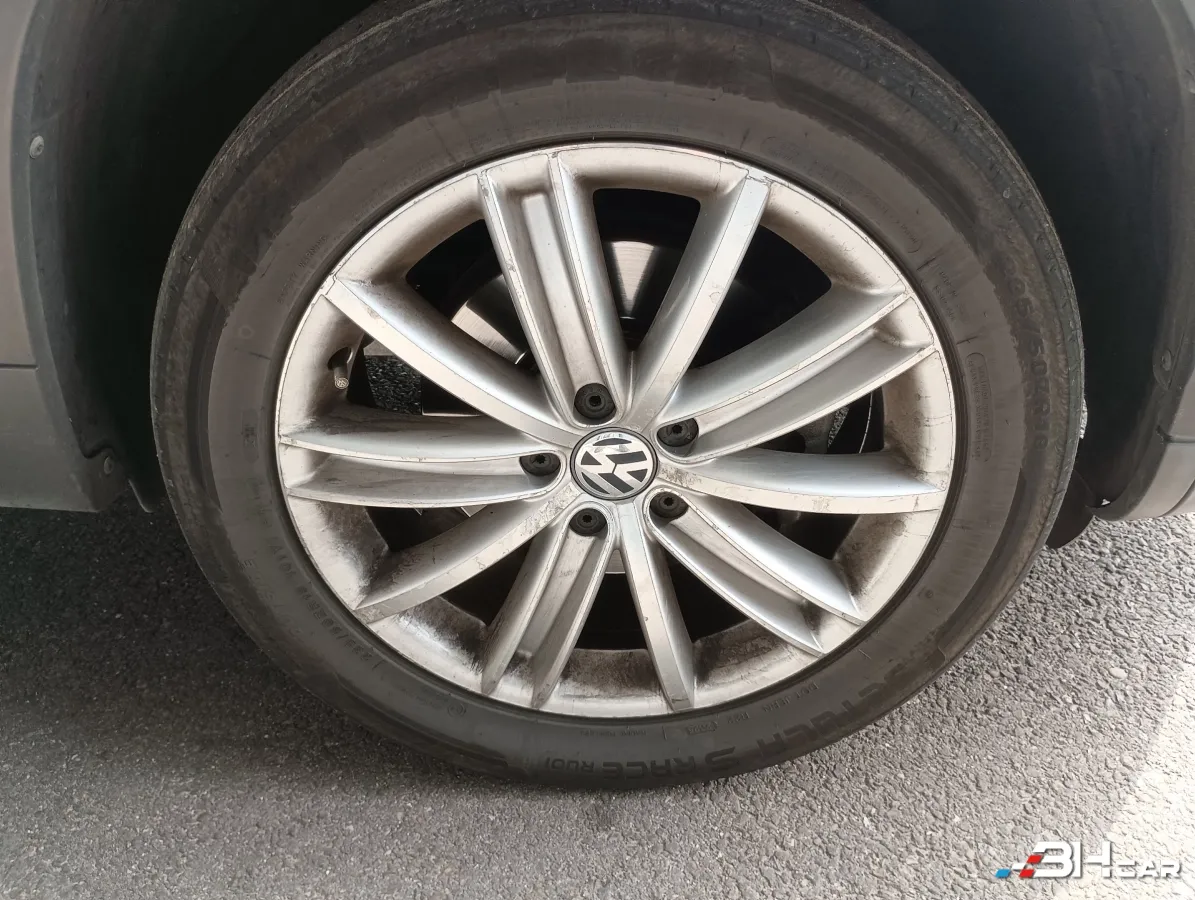 Volkswagen Tiguan - photo 13