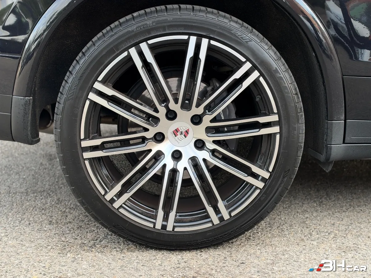 Porsche Cayenne - photo 29