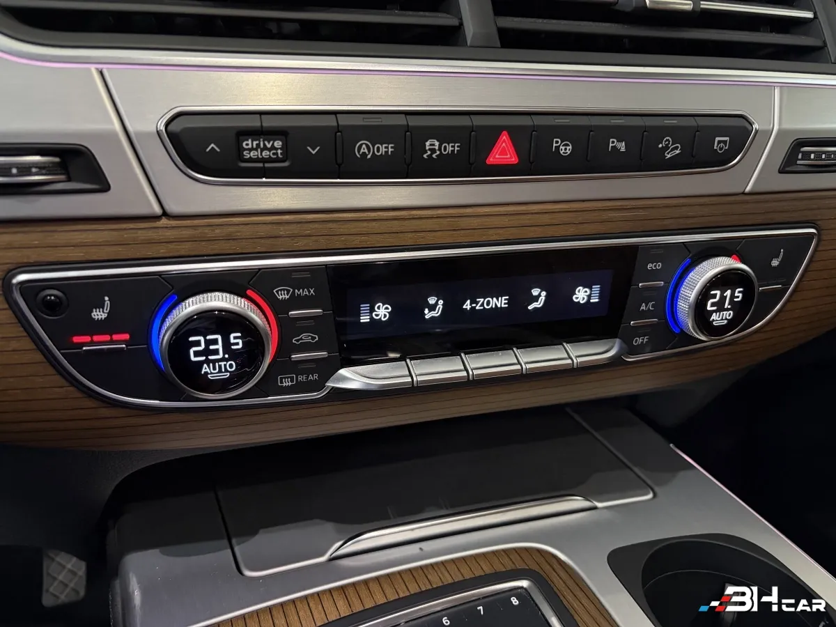 Audi Q7 - photo 31