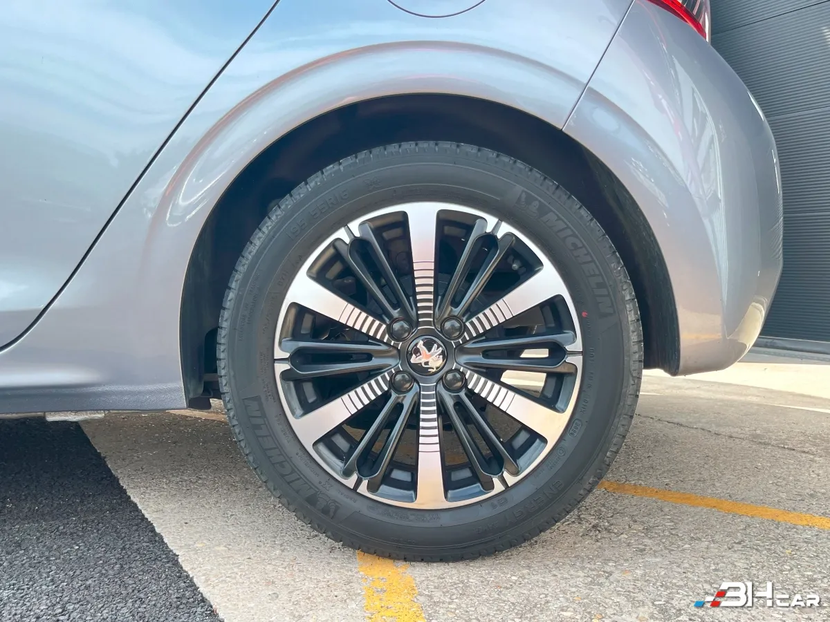 Peugeot 208 - photo 27