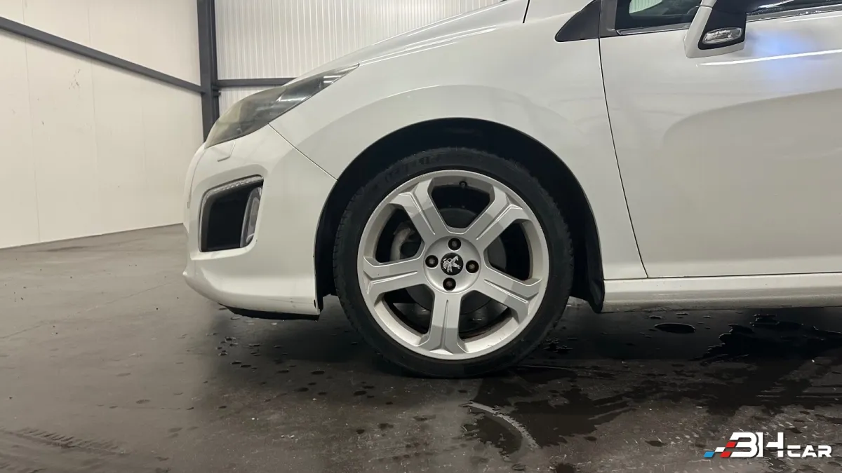 Peugeot 308 - photo 33