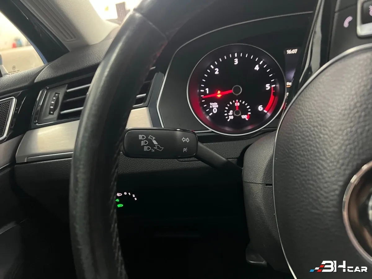 Volkswagen Passat - photo 33