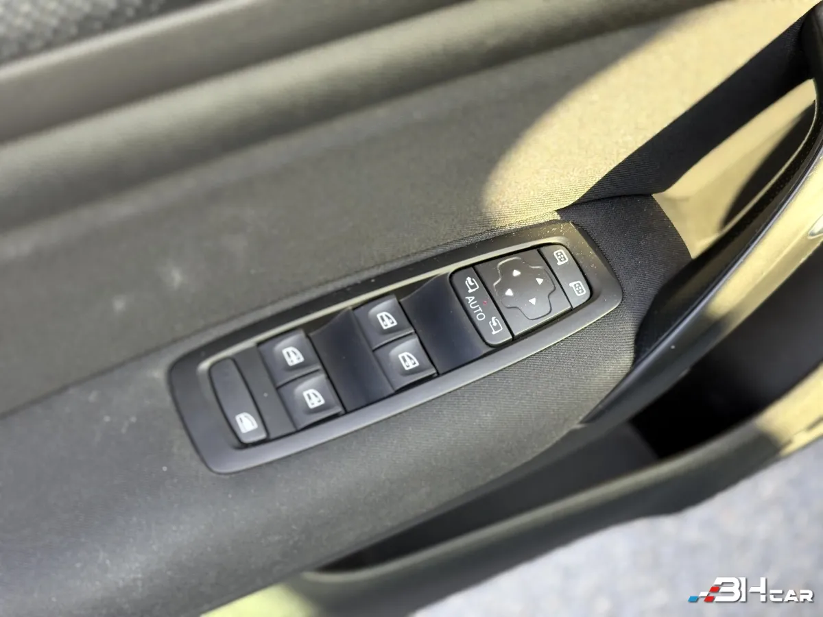 Renault Megane - photo 25