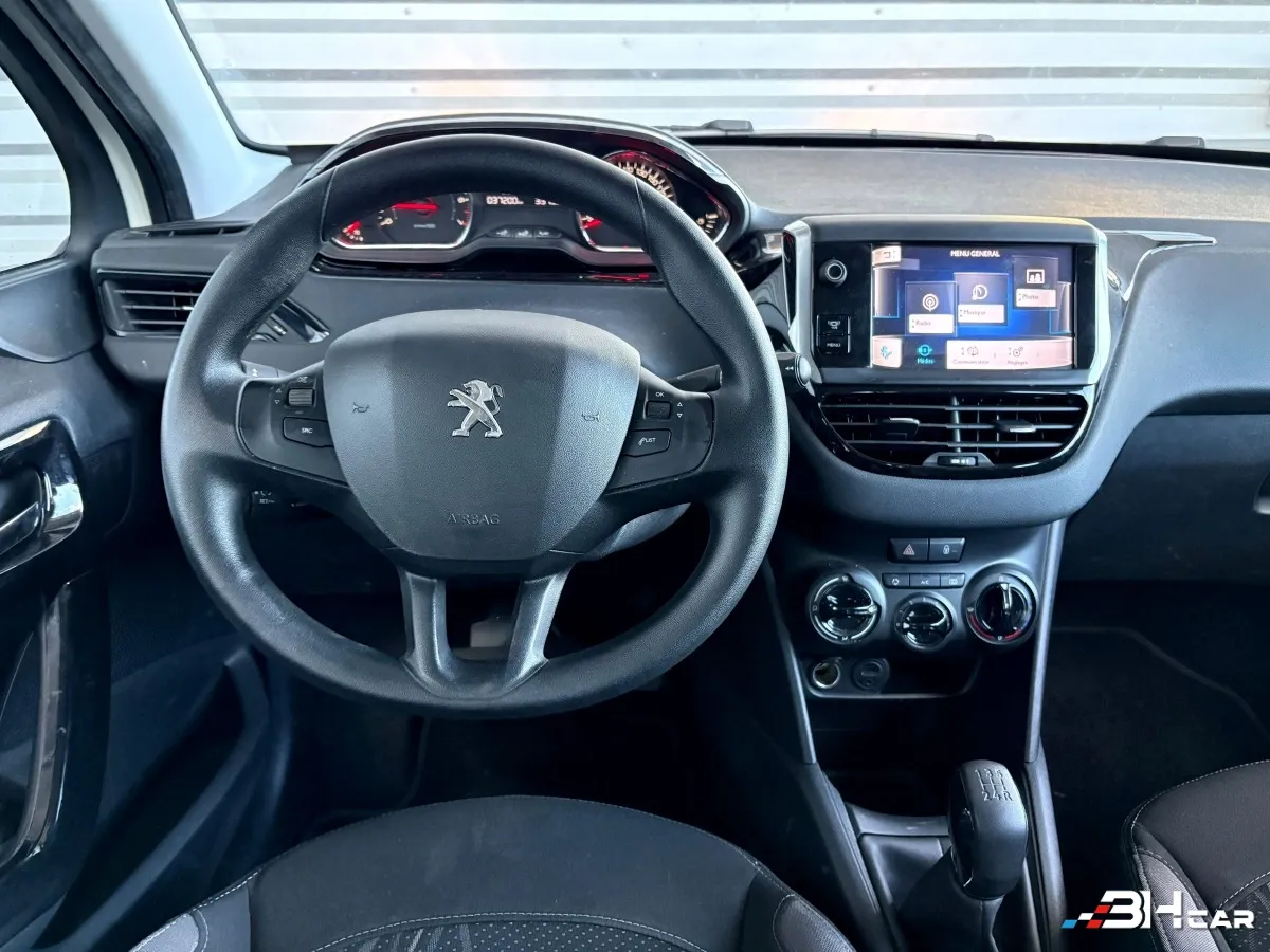Peugeot 208 - photo 13