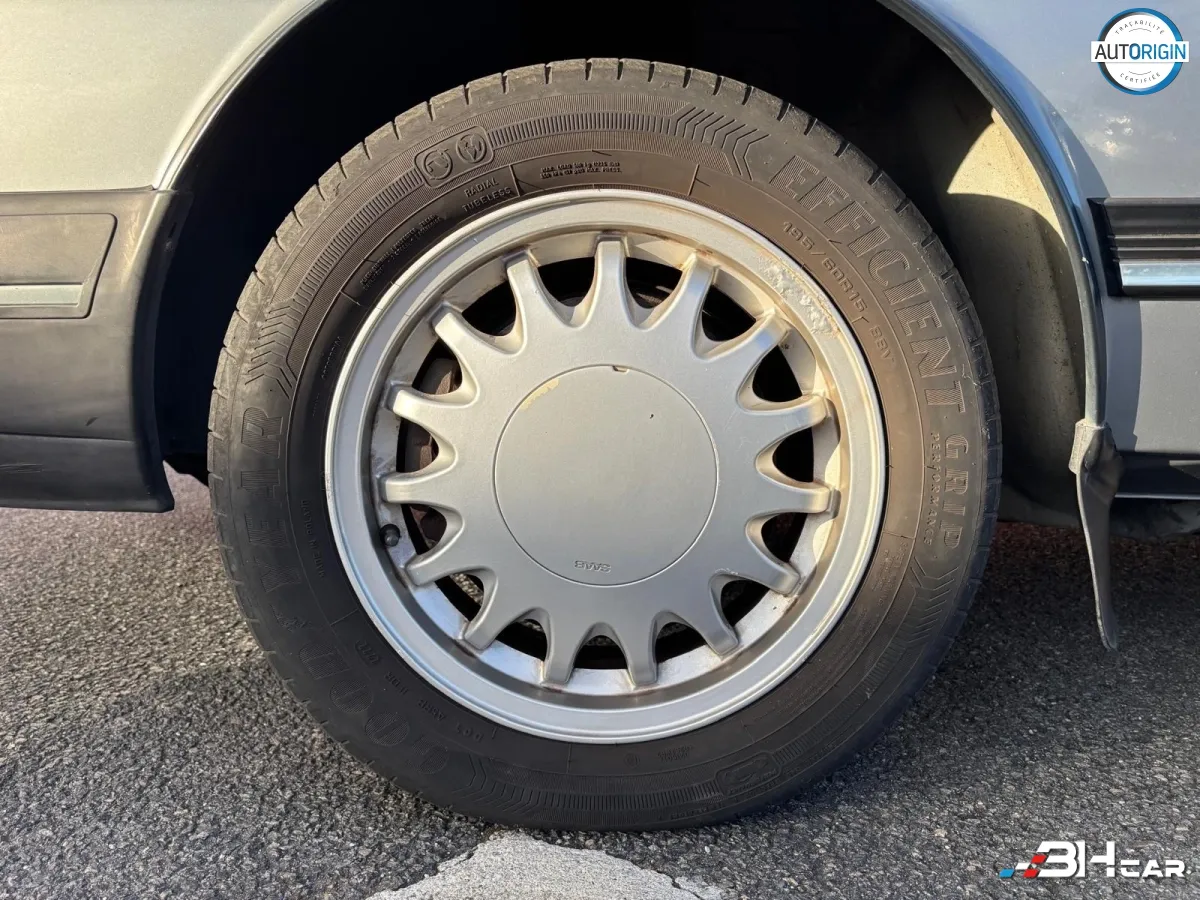 SAAB 900 - photo 17