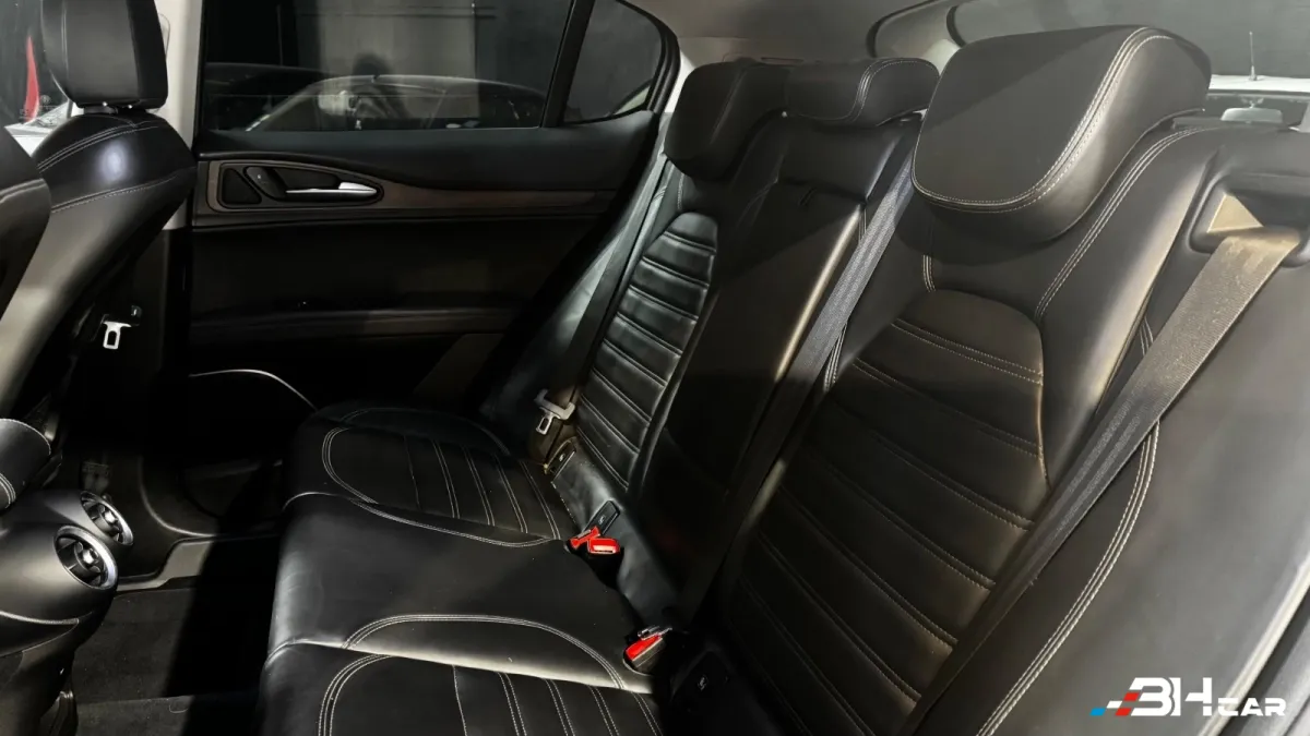 Alfa Romeo Stelvio - photo 15