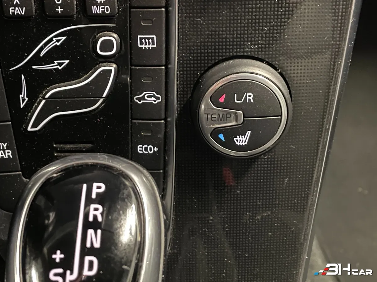 Volvo V40 - photo 24