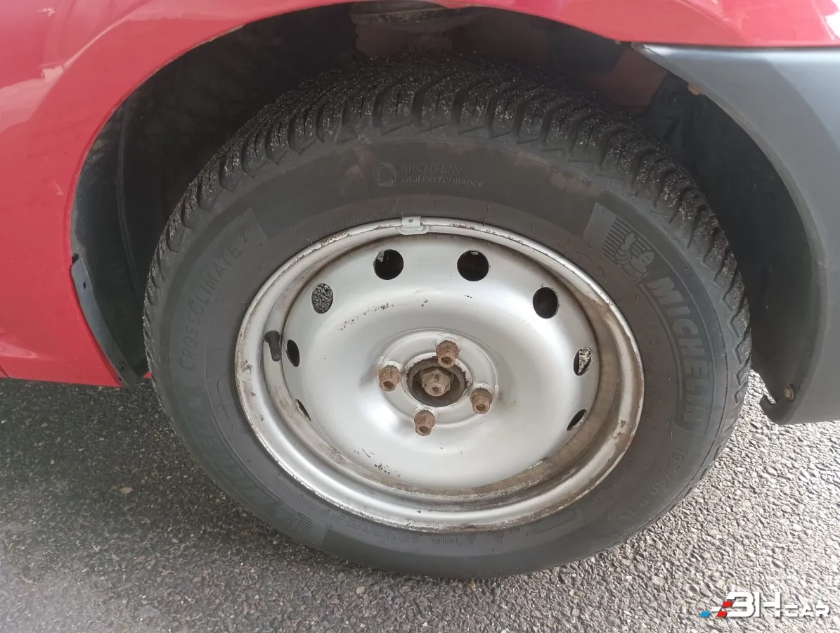 Dacia Logan - photo 12