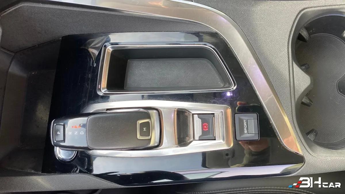 Aperçu indisponible de Peugeot 5008