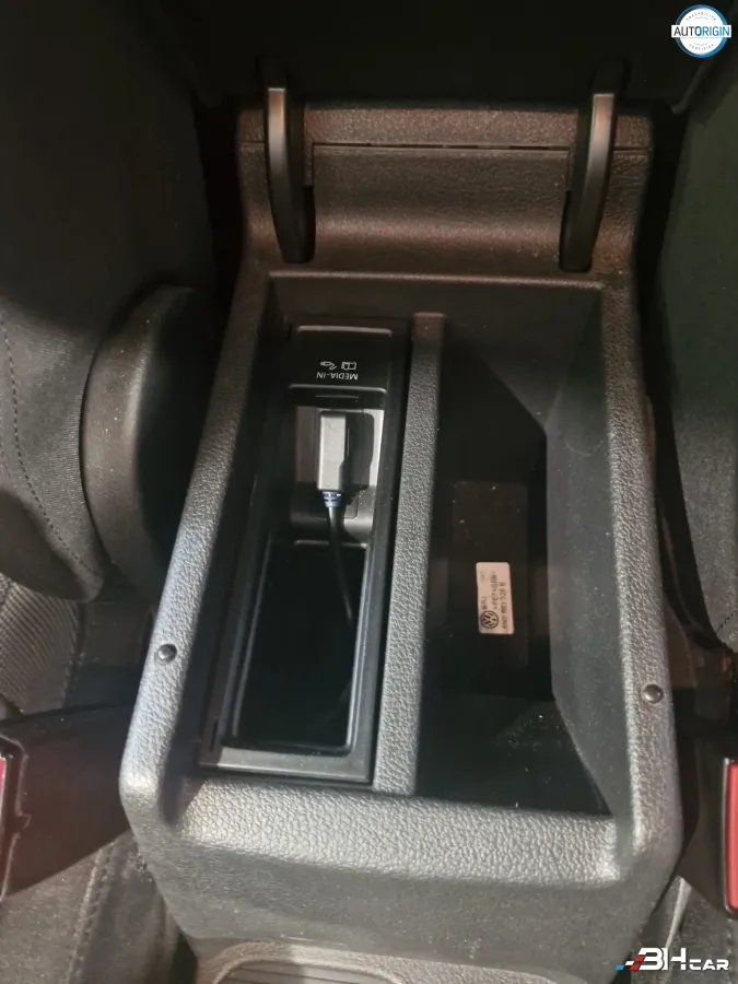 Volkswagen Tiguan - photo 23