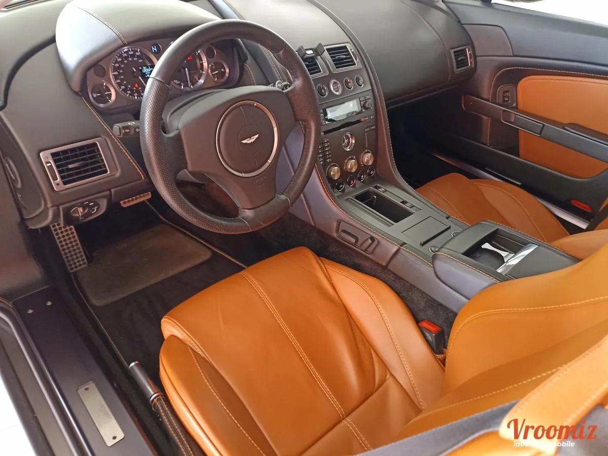 Aston Martin V8 Vantage 