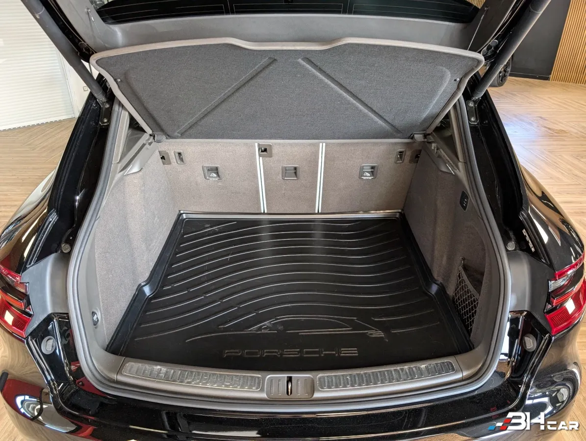 Porsche Macan - photo 31