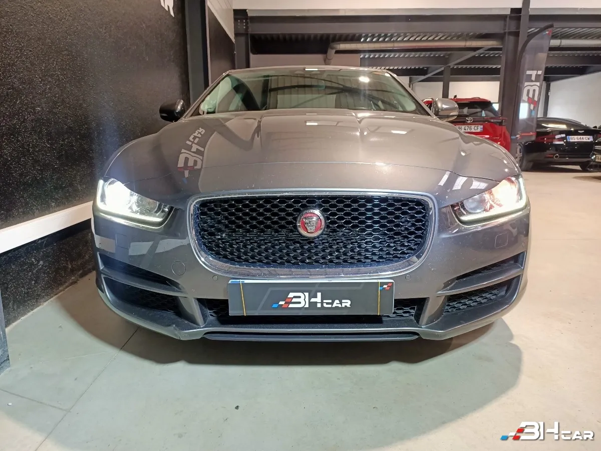 Jaguar Xe - photo 22