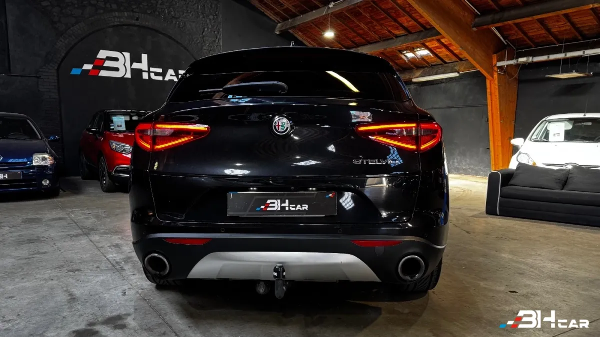 Alfa Romeo Stelvio - photo 9