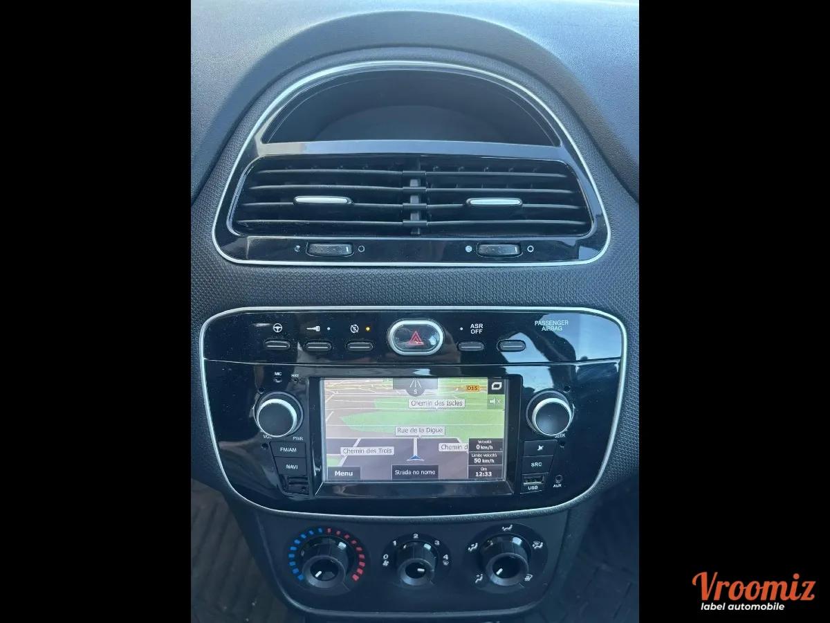 FIAT PUNTO 1.4 8v 78ch S&S Easy 5p - Distribution neuve - Garantie 12 Mois