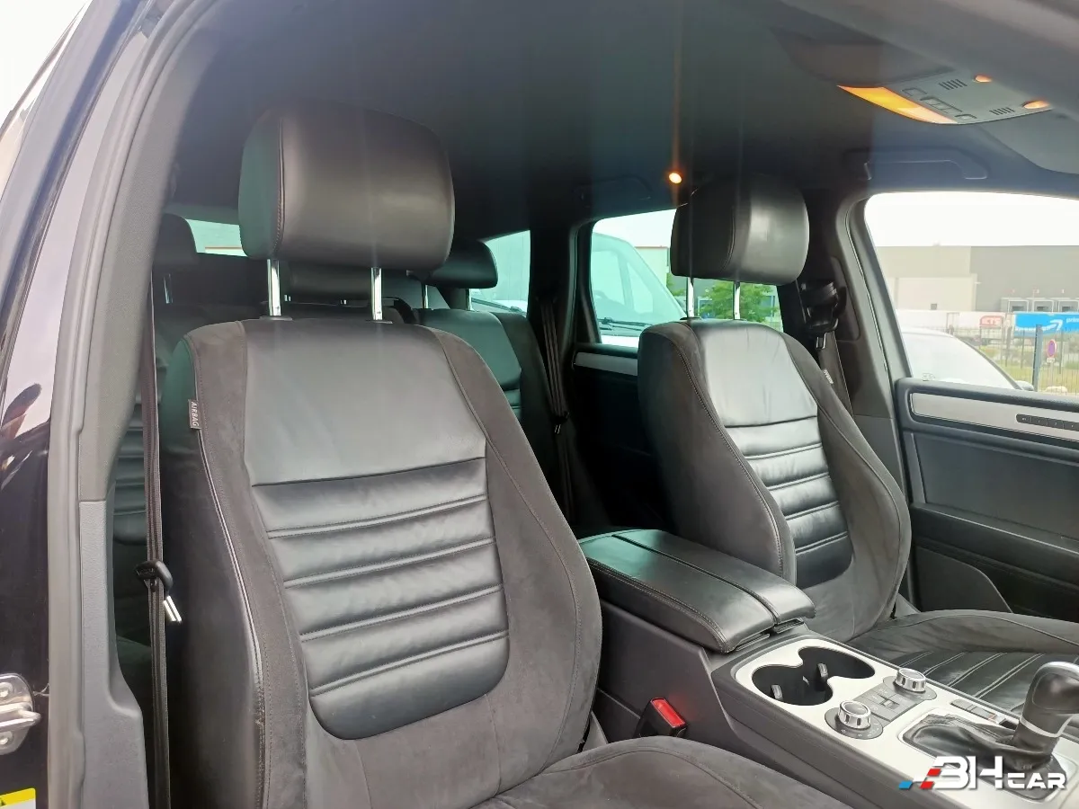 Volkswagen Touareg - photo 8