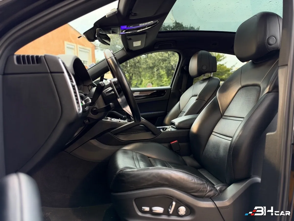 Porsche Cayenne - photo 13