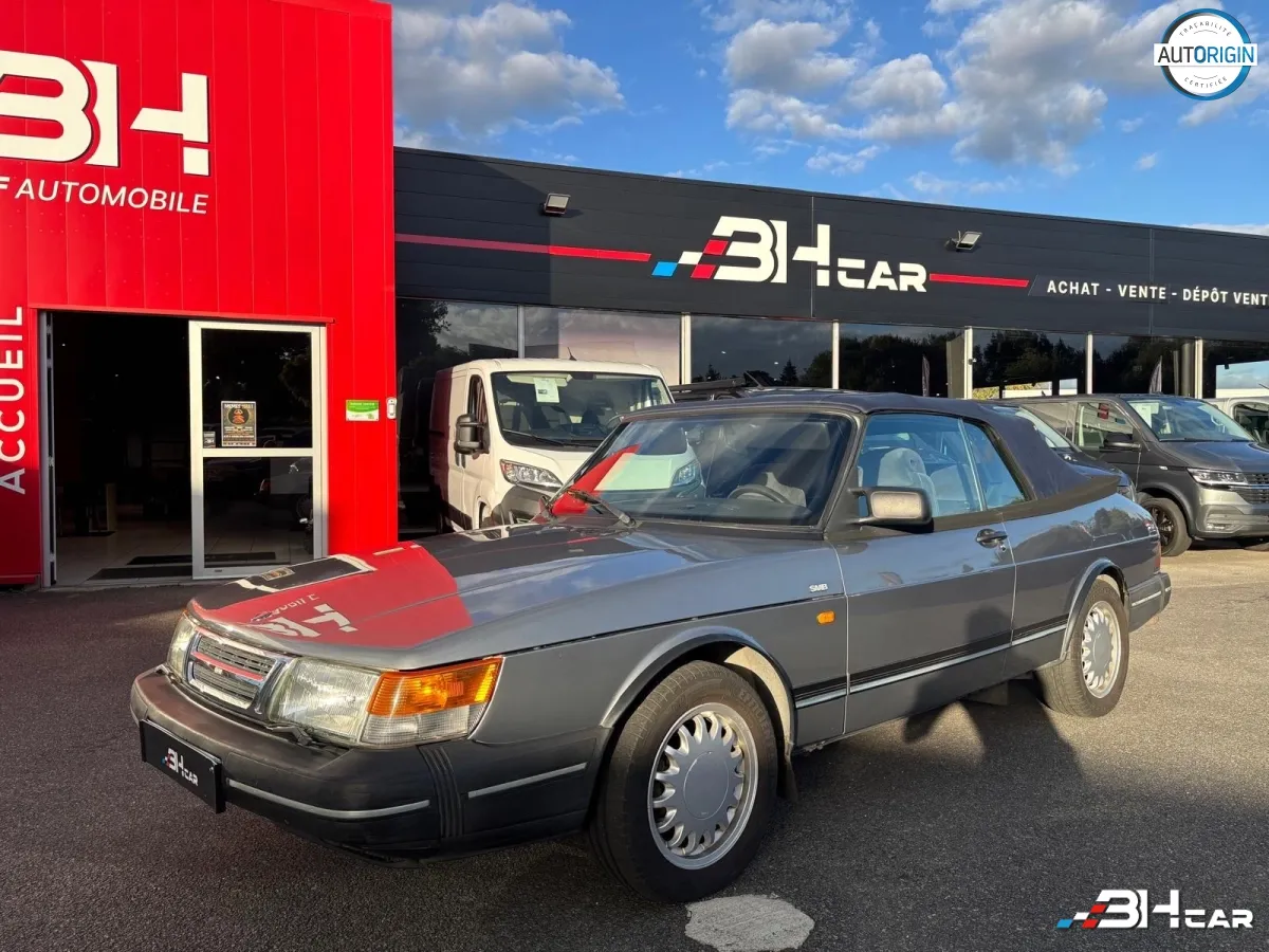 SAAB 900