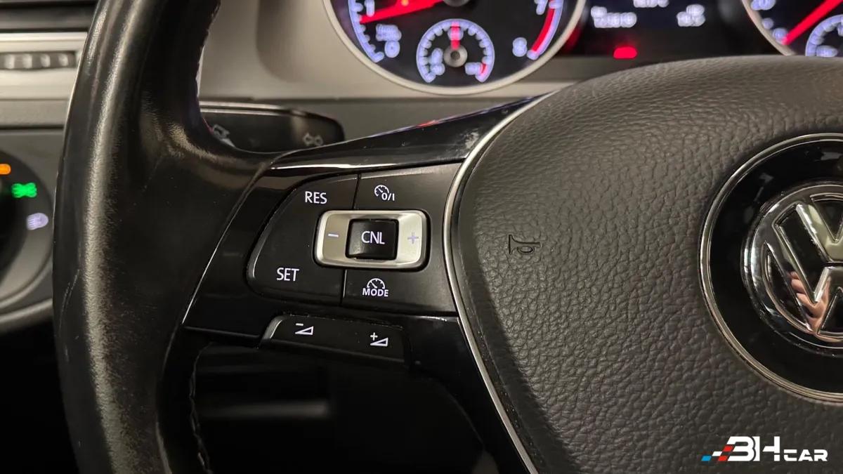 Aperçu indisponible de Volkswagen Golf