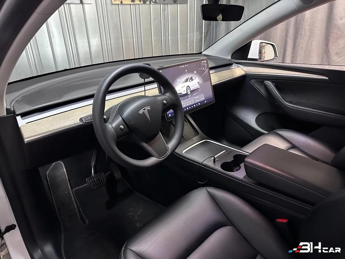 Aperçu indisponible de Tesla Model-y