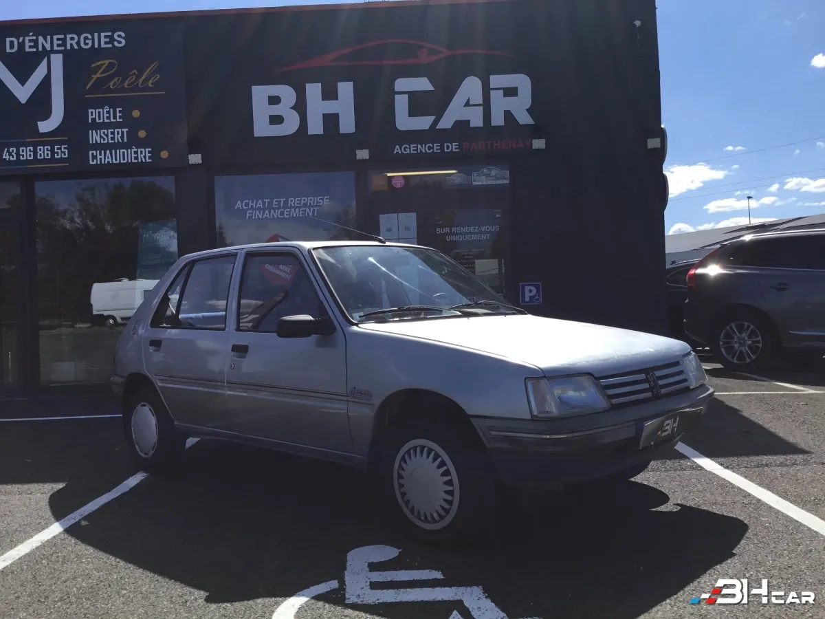 Peugeot 205