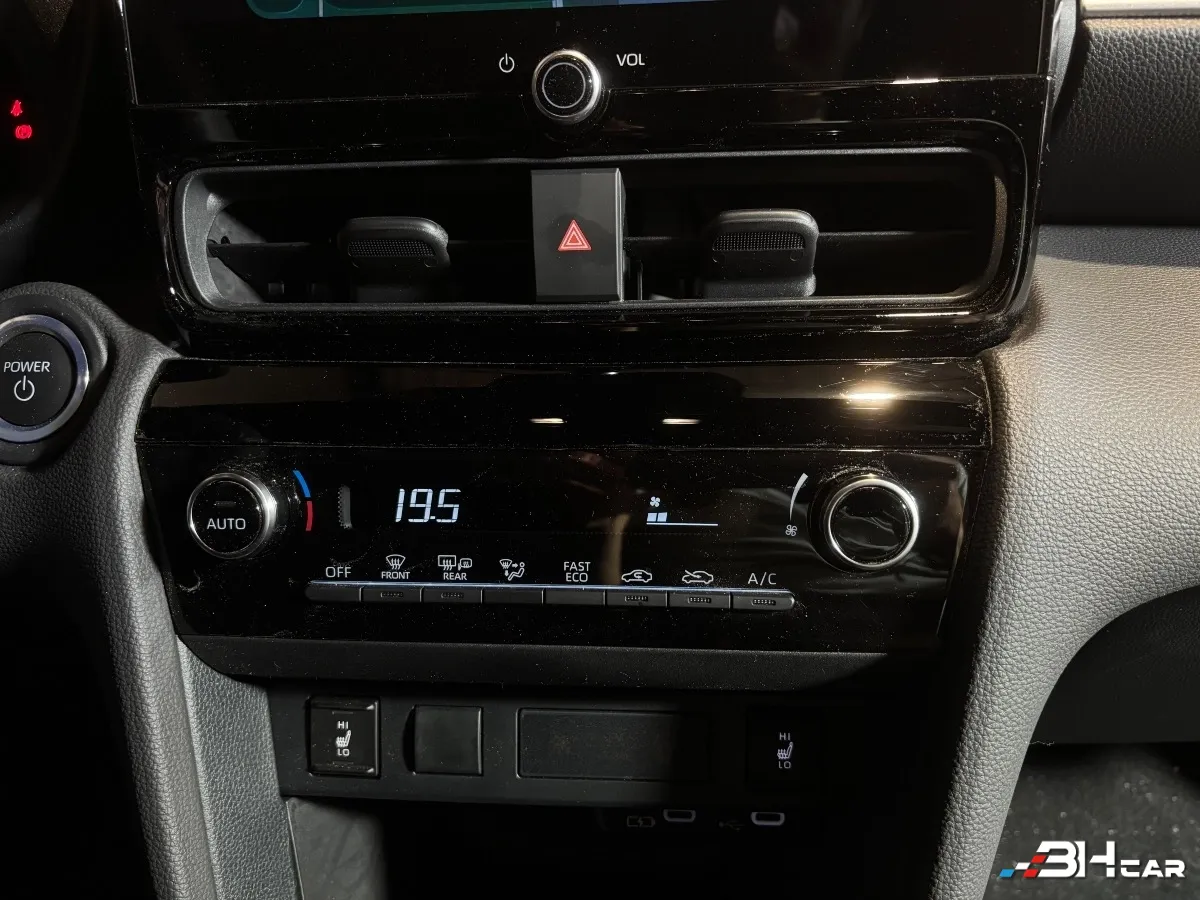 Toyota Yaris - photo 9