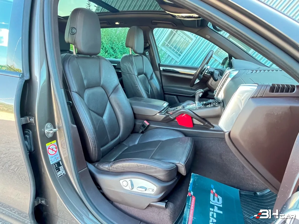 Porsche Cayenne - photo 19