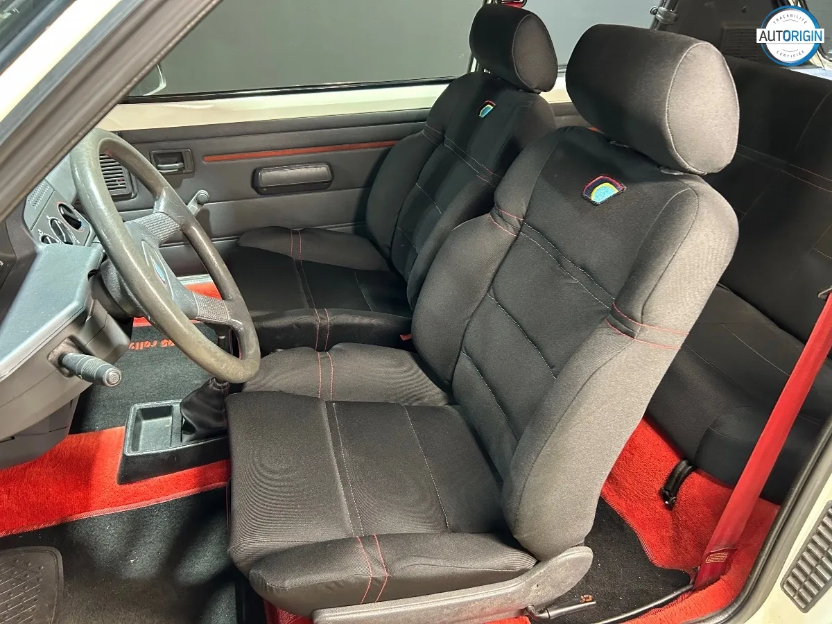 Peugeot 205 - photo 19